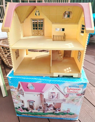 Sylvanian families lakeside - families,