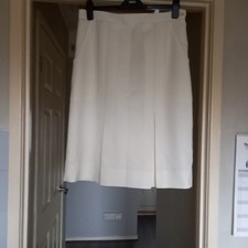 Ladies lawn bowling white