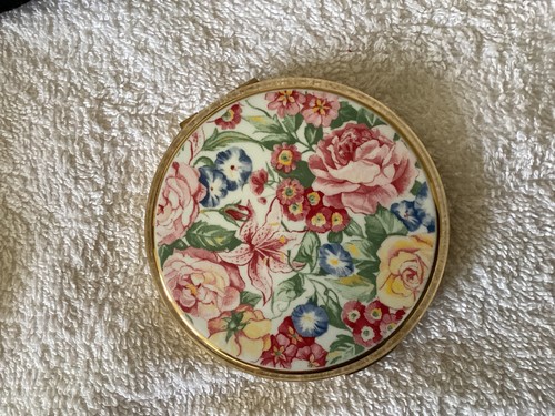 Vintage stratton compact