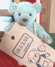 One kind artist bear - one,