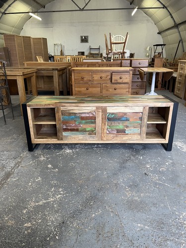 Beautiful reclaimed wood - beautiful, tv