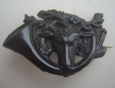 Rare Victorian Scottish Dyed Pressed Horn Stag Head Hunting Horn Brooch c1880
