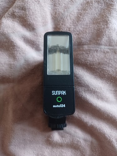 Sunpak auto124 camera - auto124, flash
