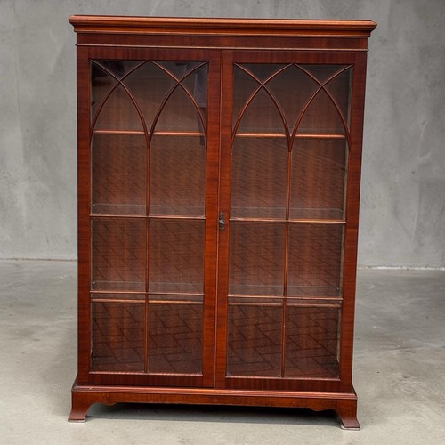 Display cabinet astragal - cabinet,,