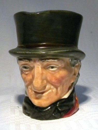 Royal doulton small character - royal,