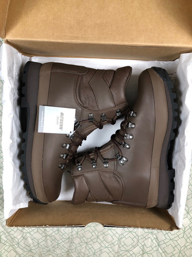 Altberg new defender high - new,