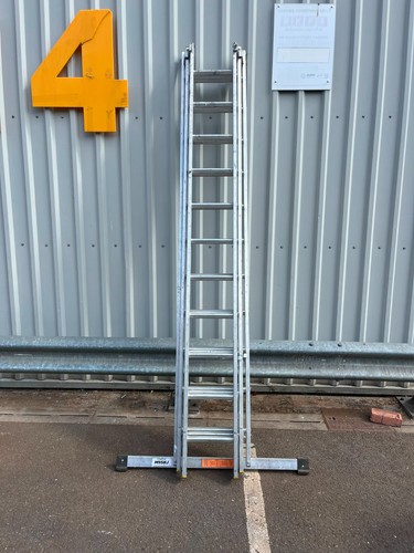 Triple ladder closed 5 6m - ladder,