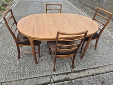 Teak McINTOSH Extendable Table With 4 Chairs