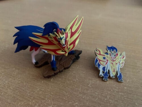 Pokemon zamazenta mini figure - pokemon,