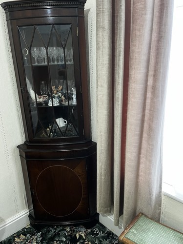 Wood and glass - glass, corner