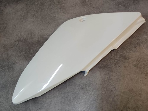 Left white side cover - white,