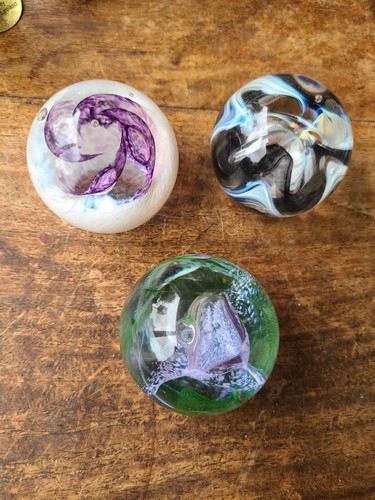 Caithness paperweight moon - 3,