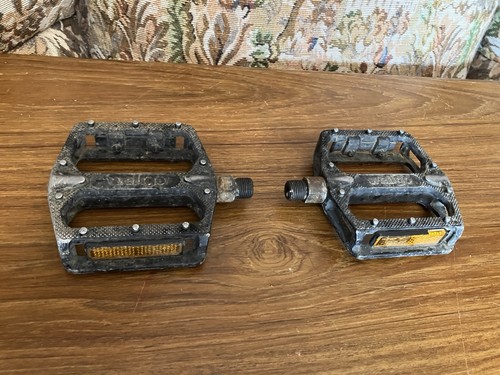 Wellgo flat pedals - c8,
