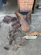 Beautiful Vintage Leather Horse Riding Saddle Equestrian Riding Equipment Bag UK
