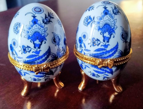 Pair vintage style blue white - pair,