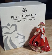 ROYAL DOULTON PORCELAIN TOP O'