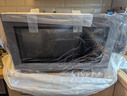 New samsung 32l combination - new!!,