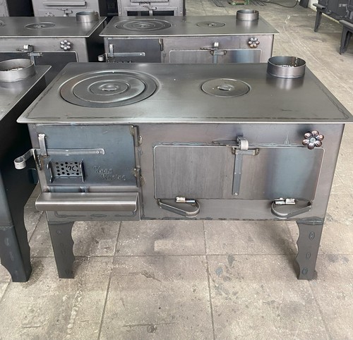 Large wood stove with oven - large,