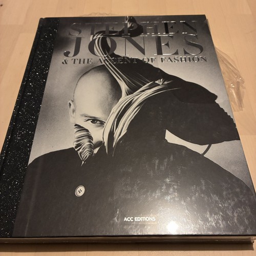 Stephen jones the accent - stephen,