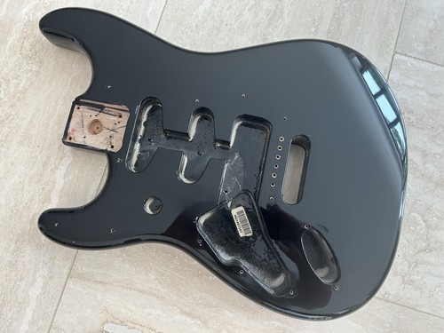 Fender stratocaster body left - fender,