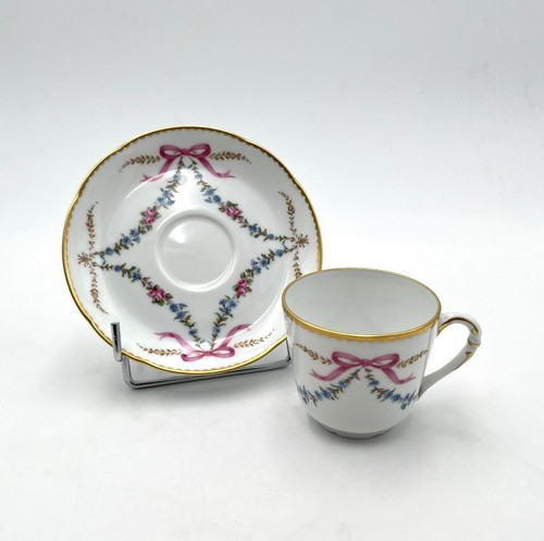 Porcelain mug signed old - porcelain,