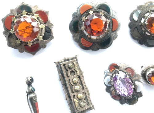 Job lot brooches scottish - brooches,