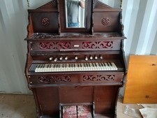 Antique Pump Organ   Working order