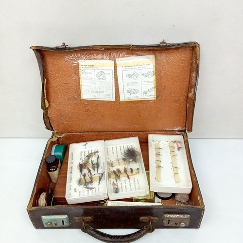 Vintage fly fishing trunk - fly,