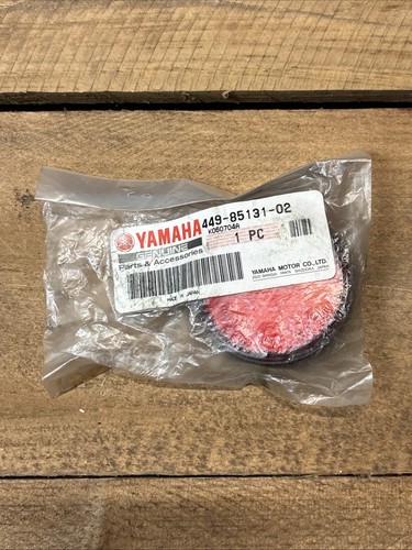 Nos yamaha 1ur rear reflector - 1ur,
