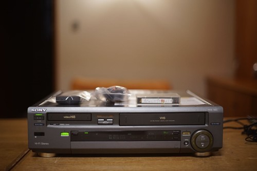 Sony hi8 8mm vhs combo - wv-h3,