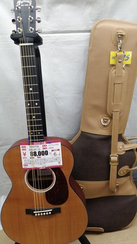 Martin acoustic guitar - acoustic,