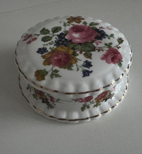 Vintage Chelson China/Fine Bone China small trinket/keepsake box. Floral Kitsch.