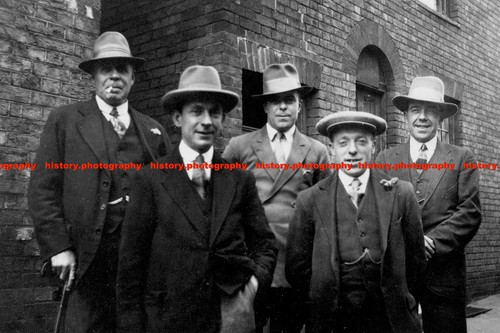 F014250 men dressed - f014250,