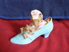 Beswick Beatrix Potter THE OLD WOMAN IN A SHOE Bp2a gold oval