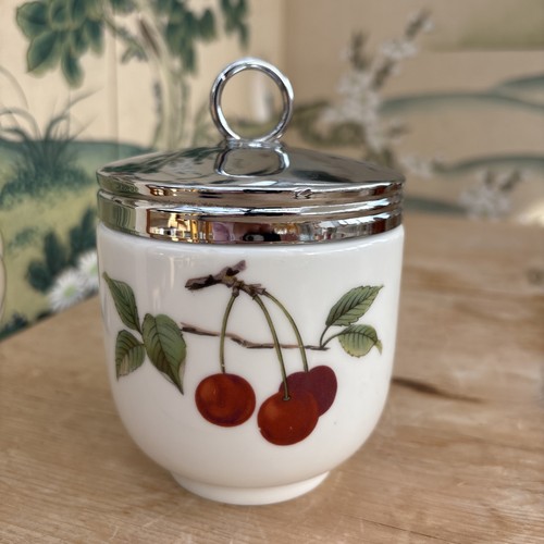 Royal worcester egg - royal,