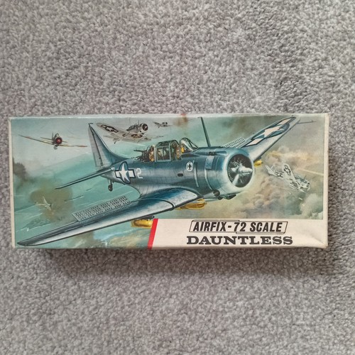 Airfix dauntless vintage - airfix,