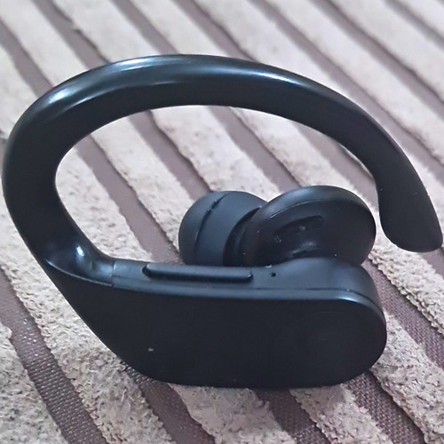 Black powerbeats pro single - powerbeats,