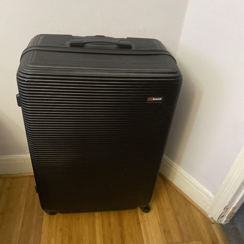 Black hard shell four - , 32”four