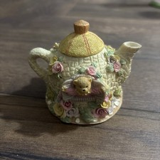 ORNAMENT COTTAGE TEAPOT SHAPE