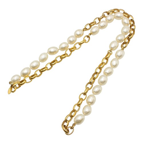Chanel gold tone - faux, pearls