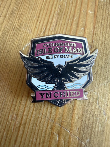 Isle man cycling club badge - isle,