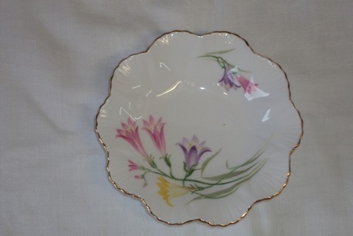 Shelley freesia dainty shape - freesia,