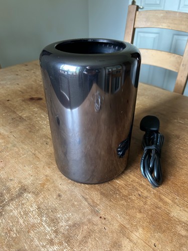 2013 apple mac - pro., 12