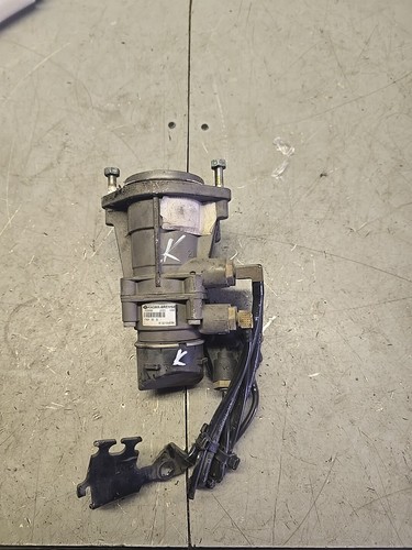 Man foot brake valve - man,