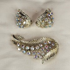 Vintage 1950's Leaf Brooch Pin