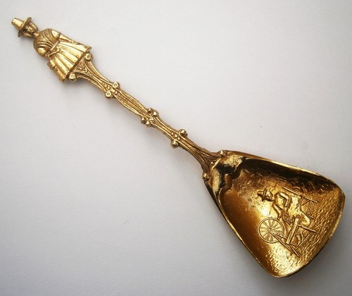 Sw277 brass colour welsh lady - sw277),