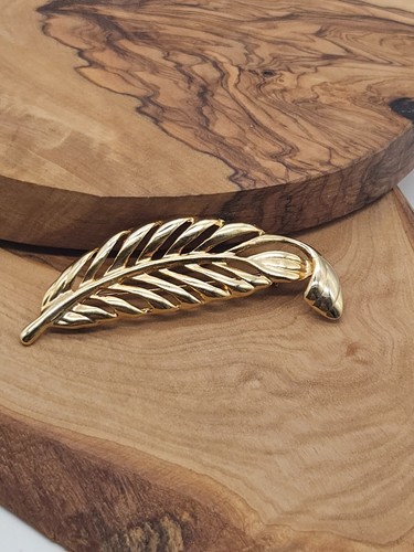 Vintage golden leaf brooch - leaf,