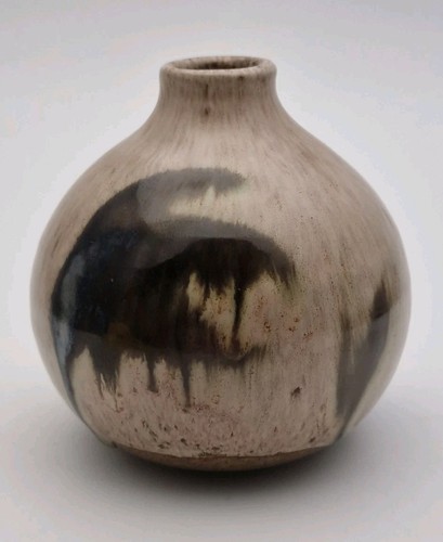Small poole atlantis vase - poole,