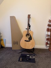 Yamaha F310 Acoustic Guitar  with Gear4music Accessory Pack  White