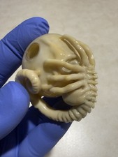 ALIEN FACE HUGGER  SKULL Glass